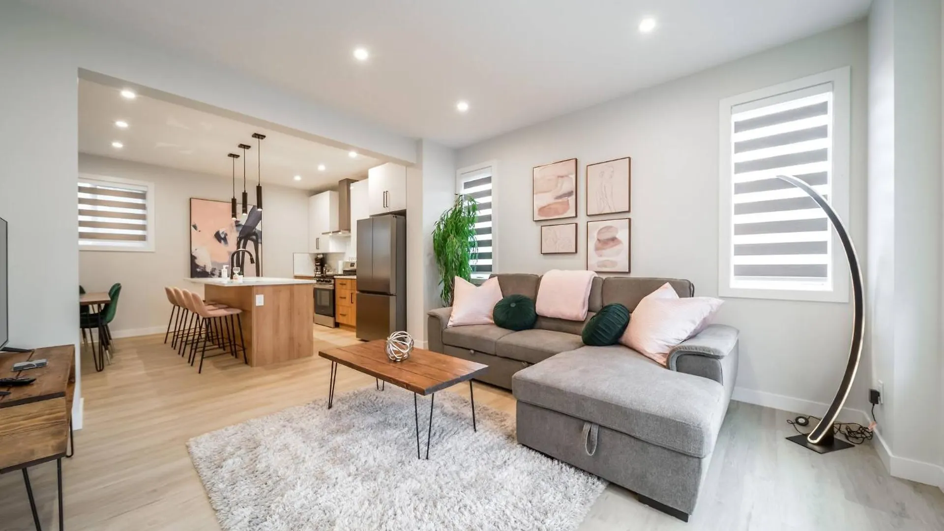 Exoticlushquietretreatkingbed|Wifi|Parking|Wem Villa Edmonton Holiday home